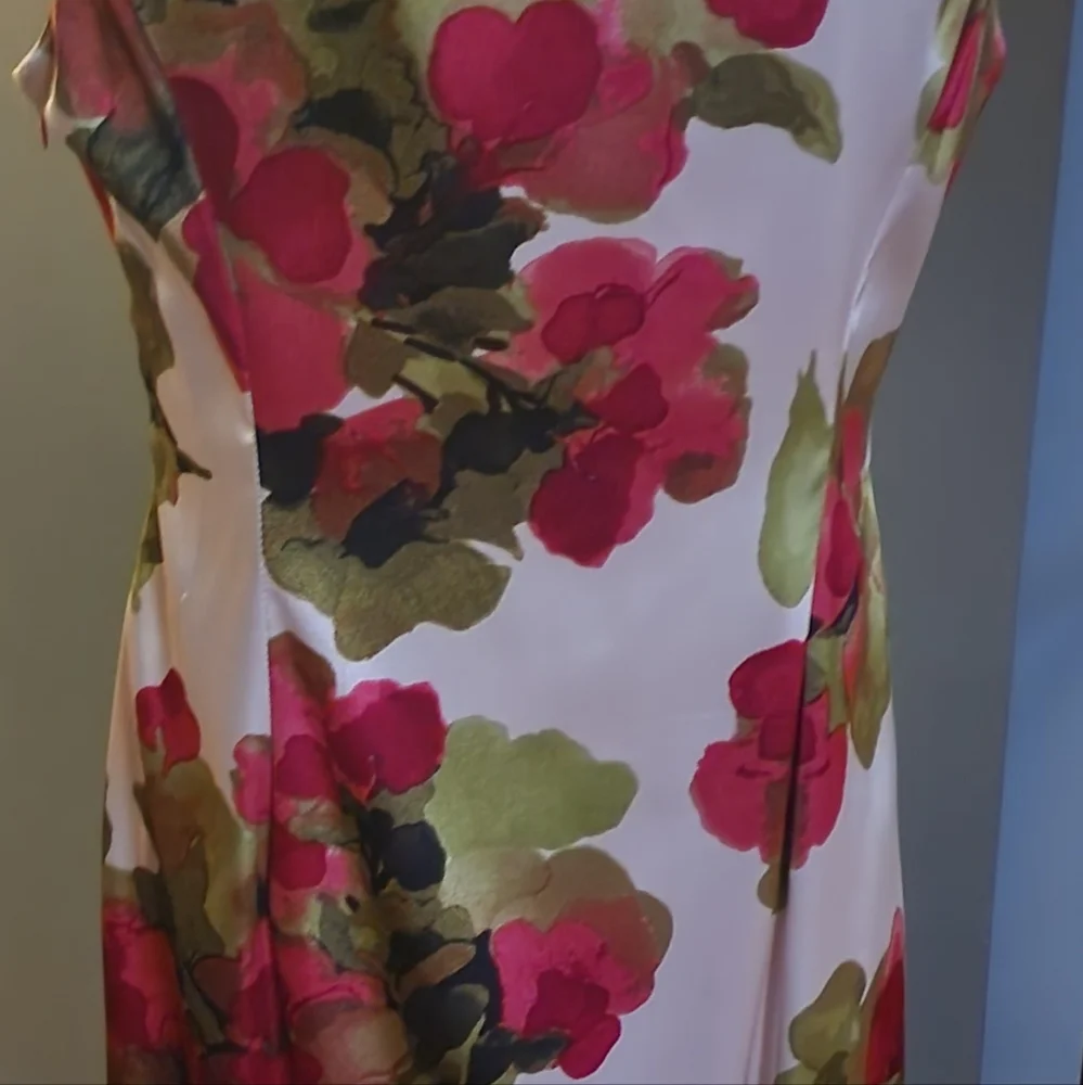 Sleeveless Silk Floral Dress - Picture 6 of 6